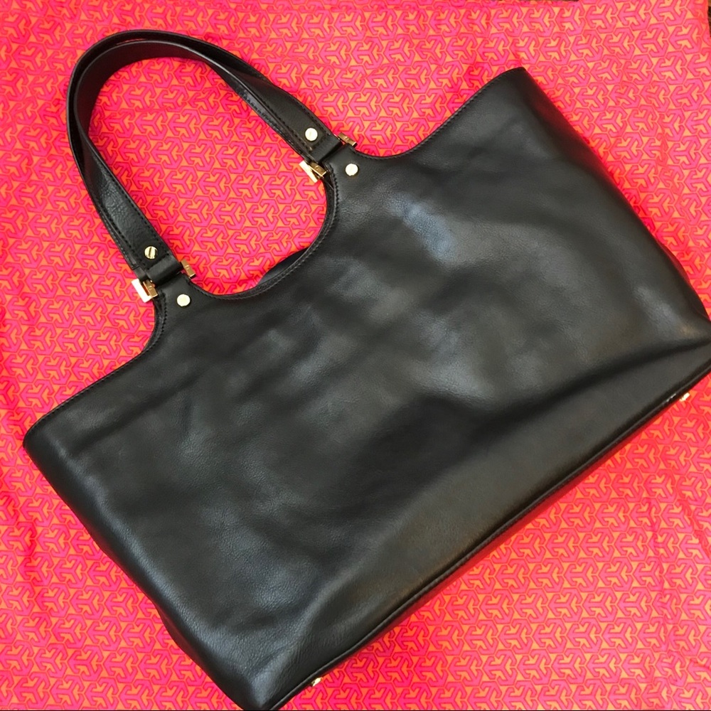 Like New! Tory Burch black purse. - Picture 2 of 8
